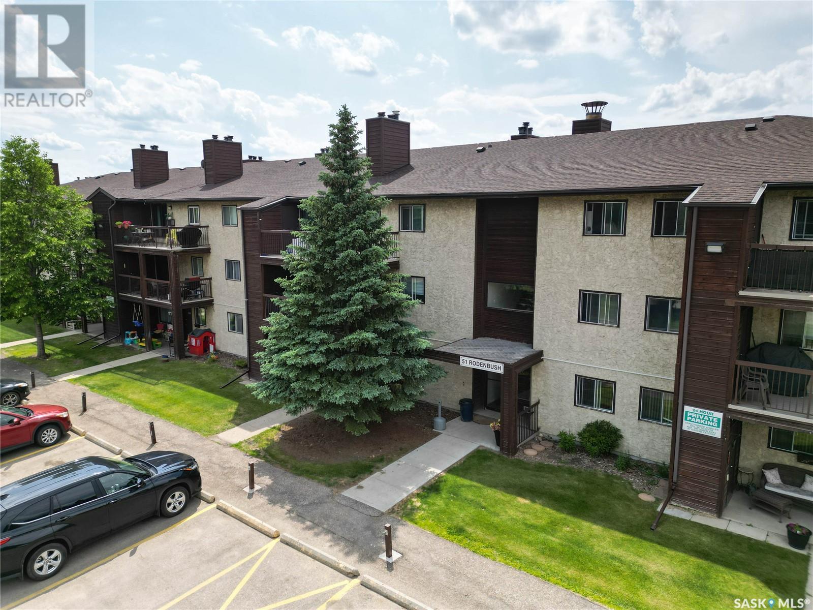 Photo 2 of 303 51 Rodenbush Drive, Regina SK