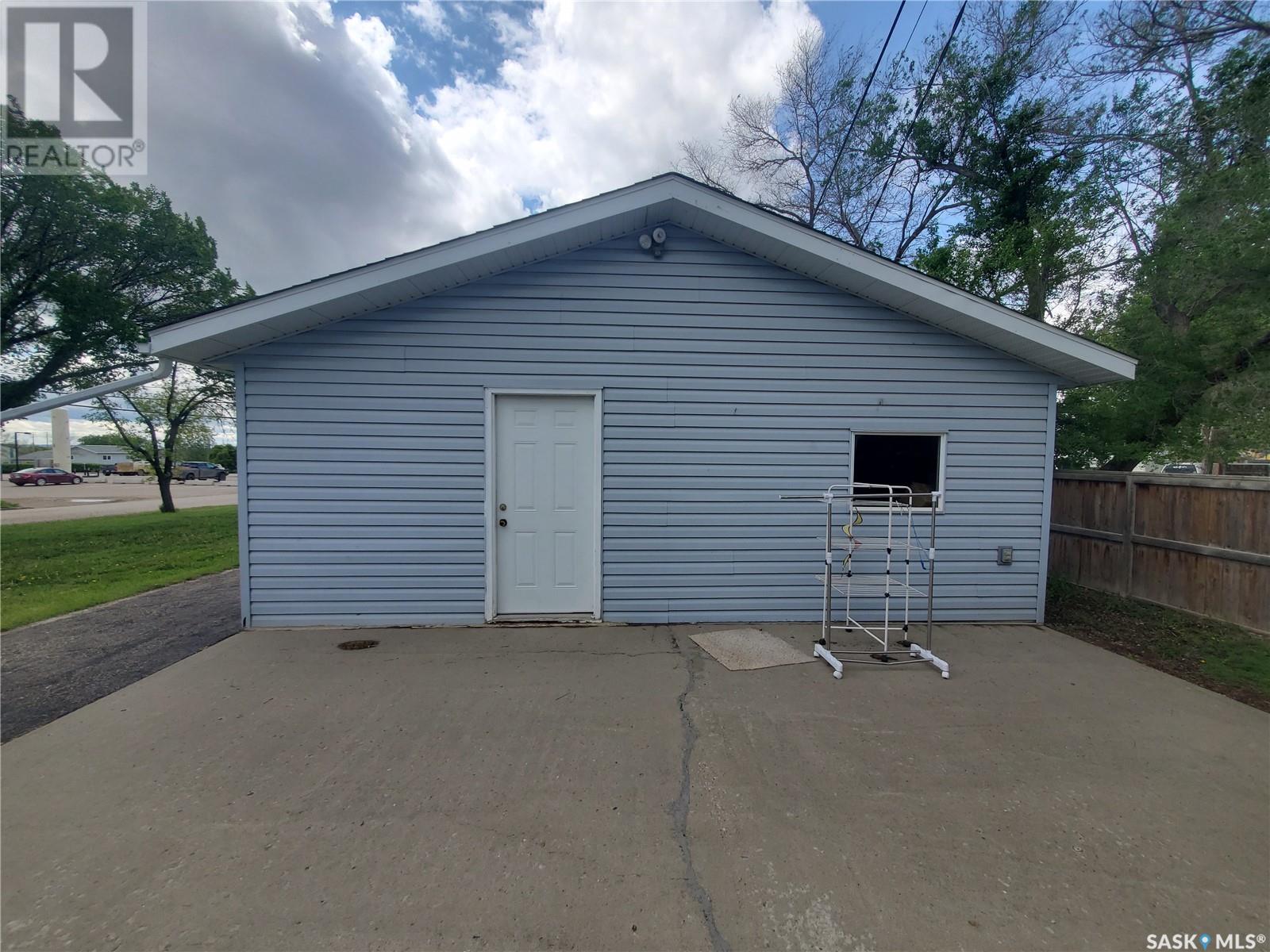 Photo 24 of 3160 Rutland Avenue, Gull Lake SK