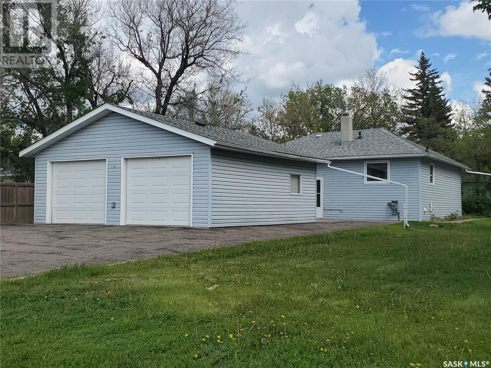 Photo 4 of 3160 Rutland Avenue, Gull Lake SK