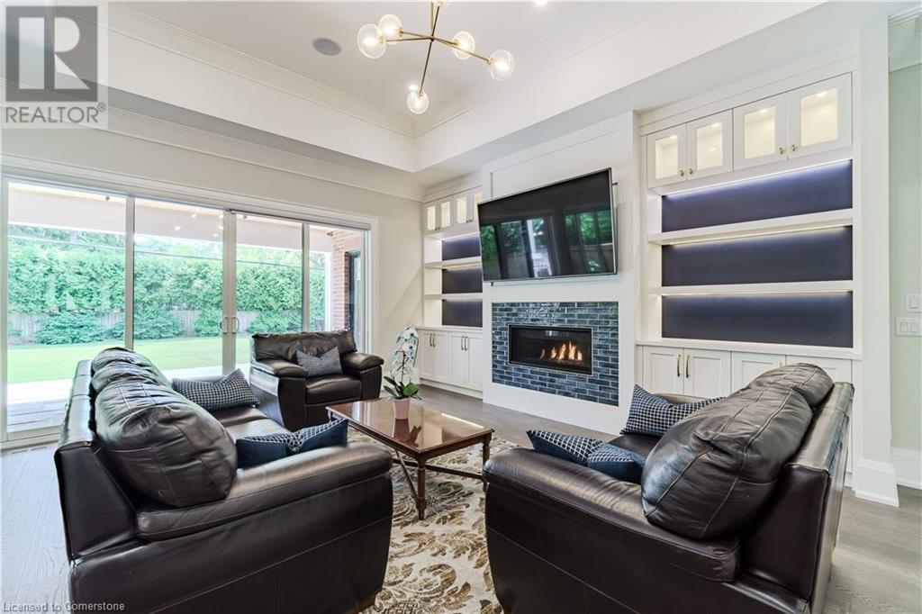 Photo 14 of 160 White Pines Drive, Burlington ON