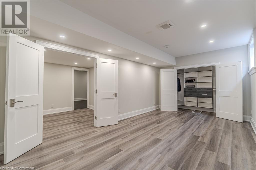 Photo 34 of 160 White Pines Drive, Burlington ON
