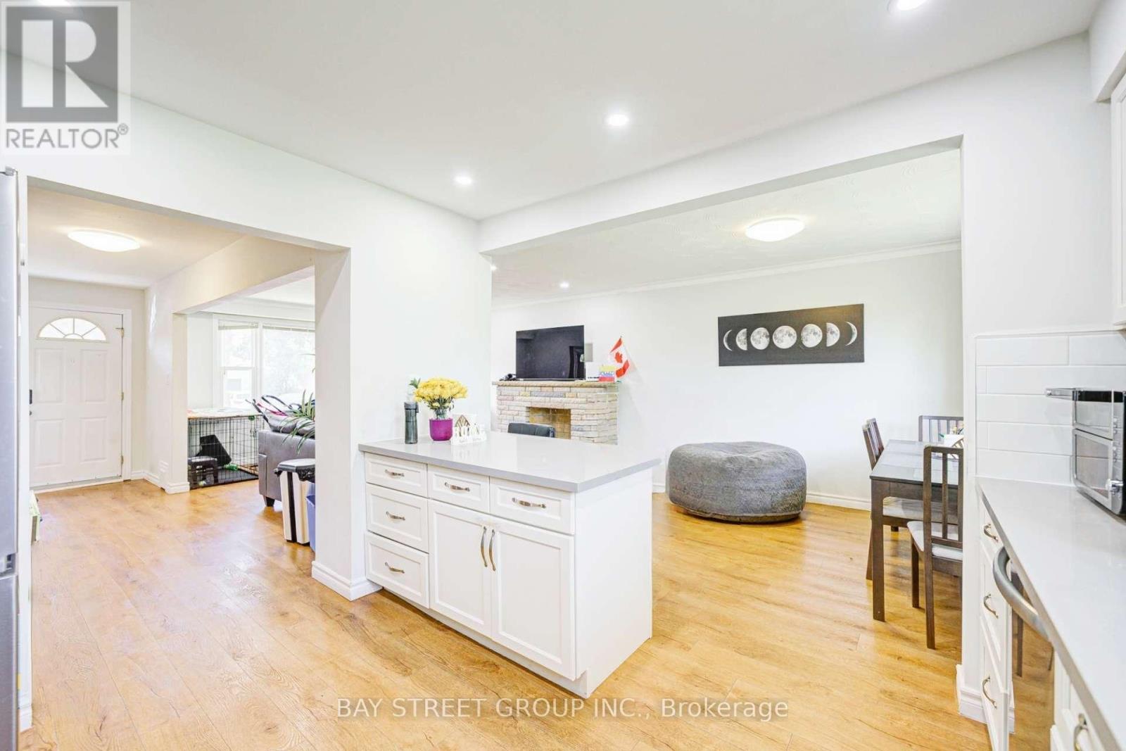 Photo 14 of 125 Connaught Avenue, Toronto ON
