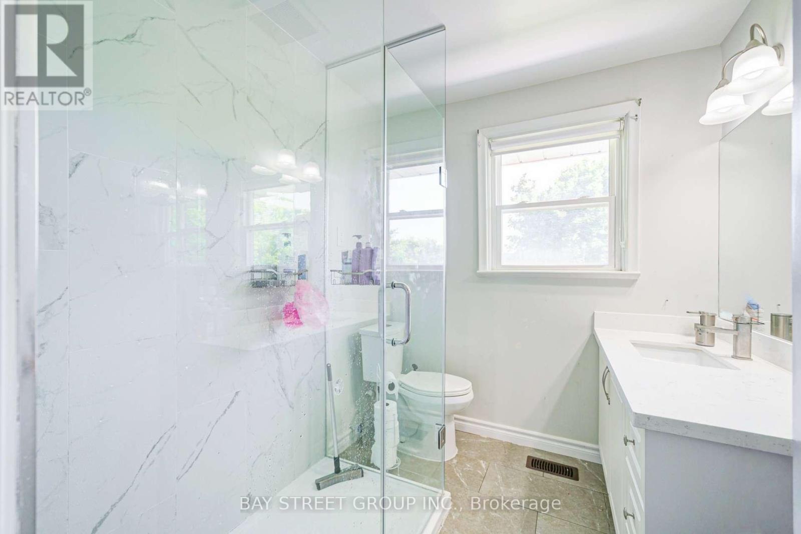Photo 21 of 125 Connaught Avenue, Toronto ON