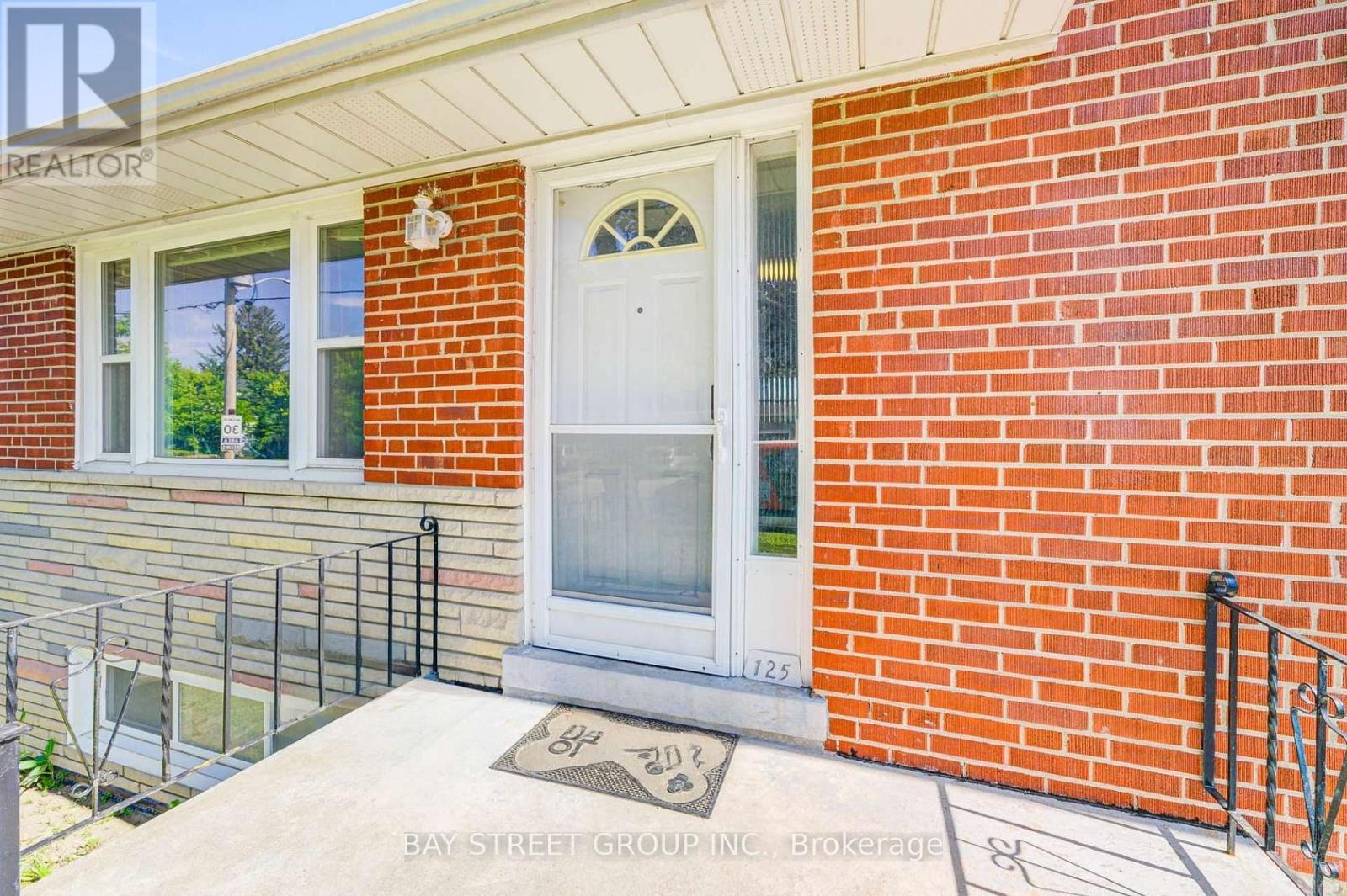 Photo 3 of 125 Connaught Avenue, Toronto ON