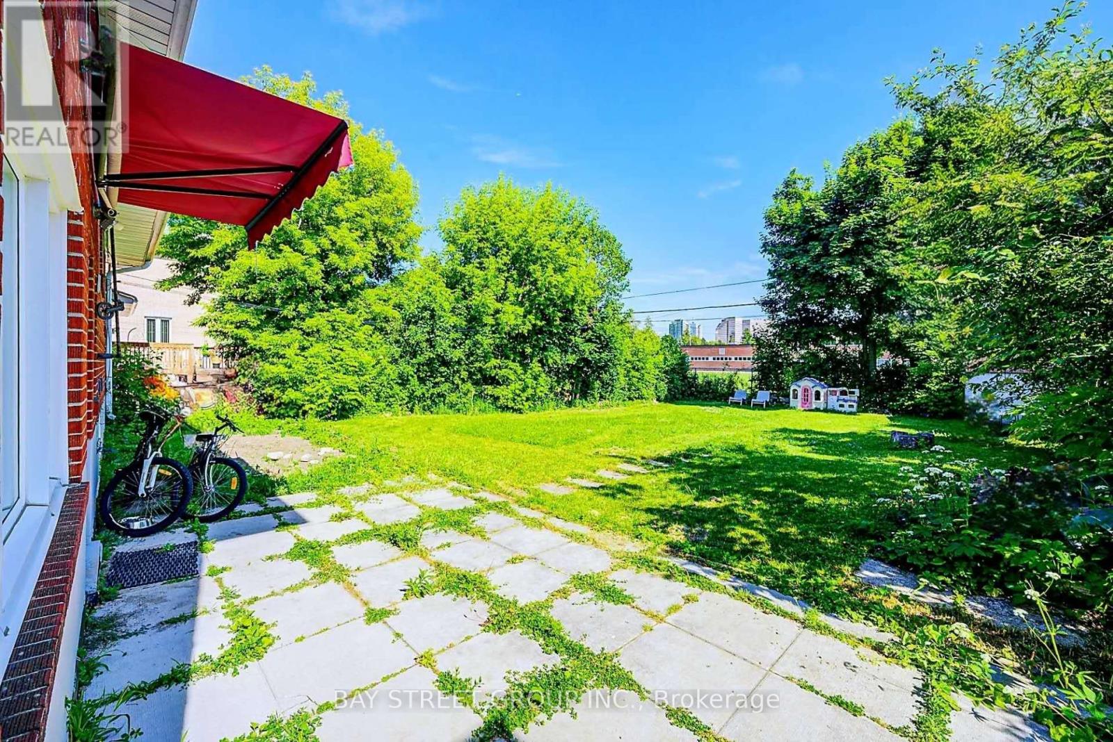Photo 40 of 125 Connaught Avenue, Toronto ON