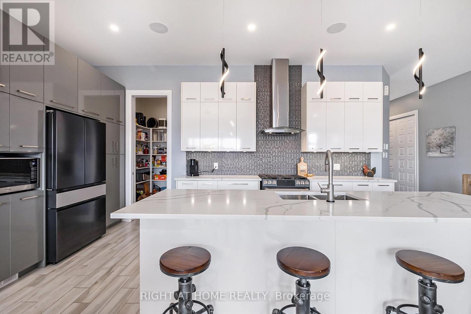 Photo 36 of 1073 Diamond Street, Clarencerockland ON