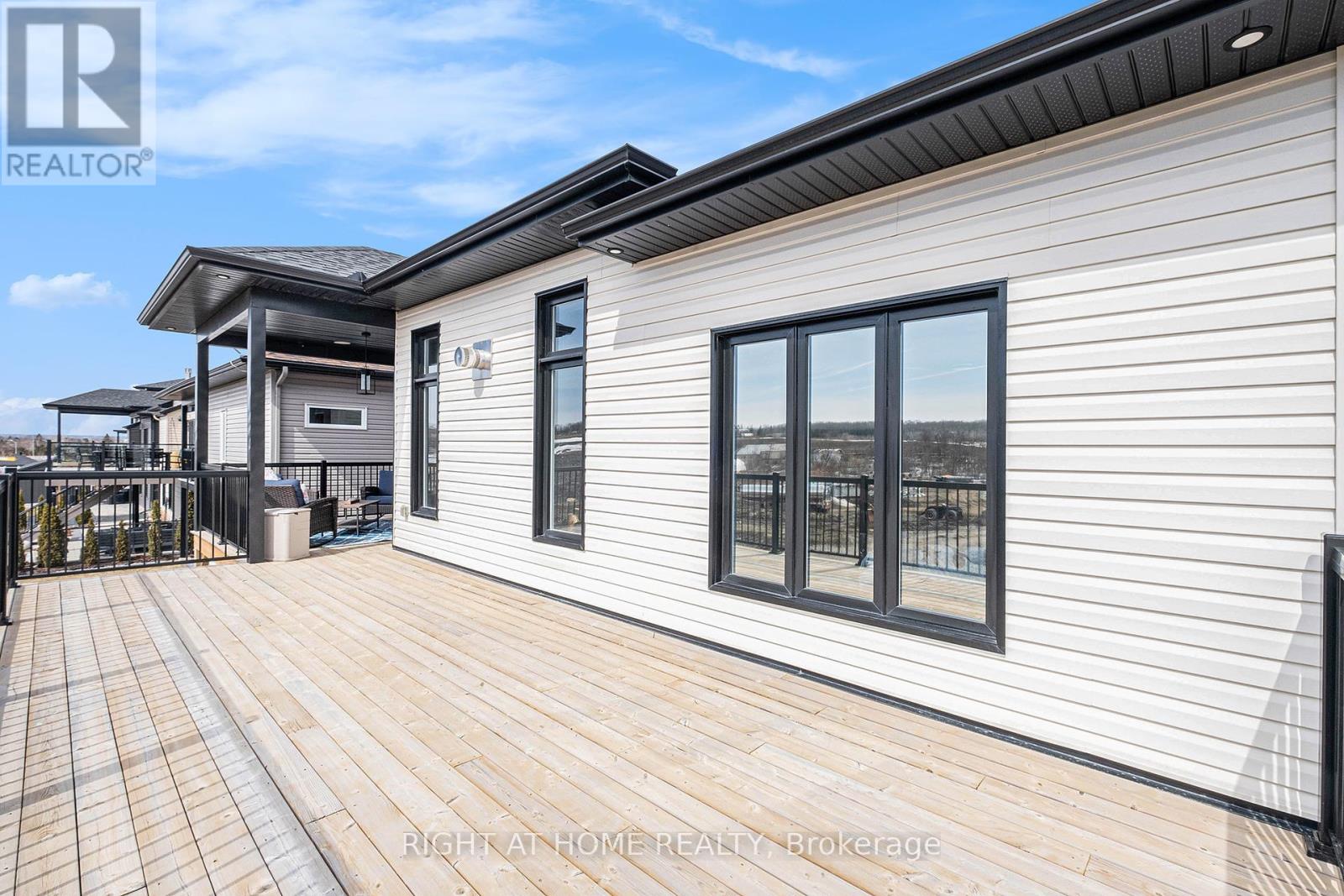 Photo 1 of 1073 Diamond Street, Clarencerockland ON