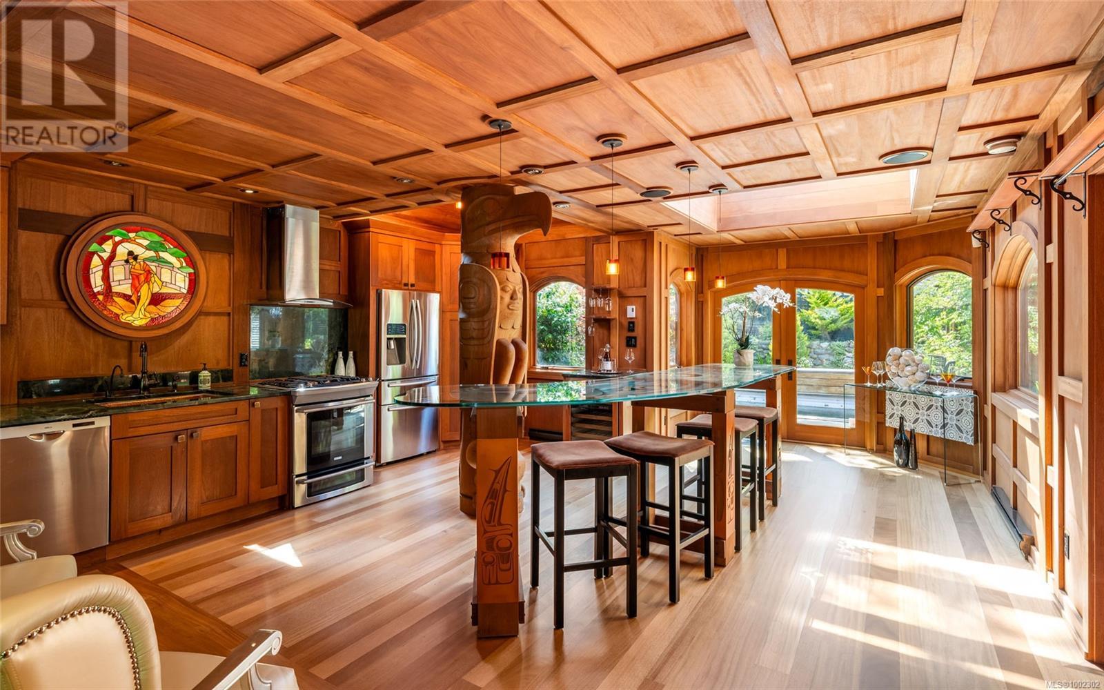 Photo 19 of 752 Monterey Ave, Oak Bay BC