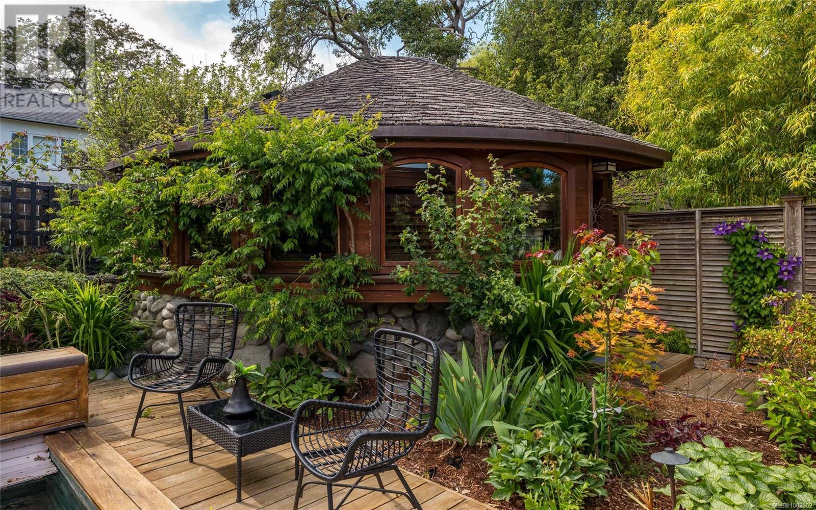 Photo 37 of 752 Monterey Ave, Oak Bay BC