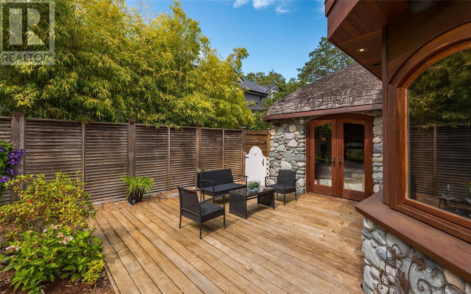 Photo 38 of 752 Monterey Ave, Oak Bay BC
