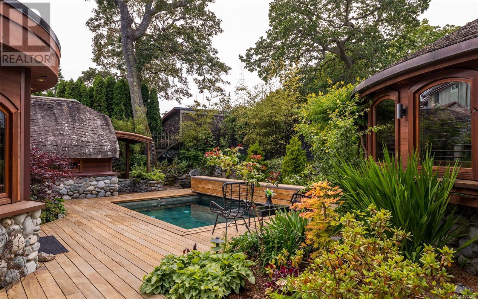 Photo 40 of 752 Monterey Ave, Oak Bay BC