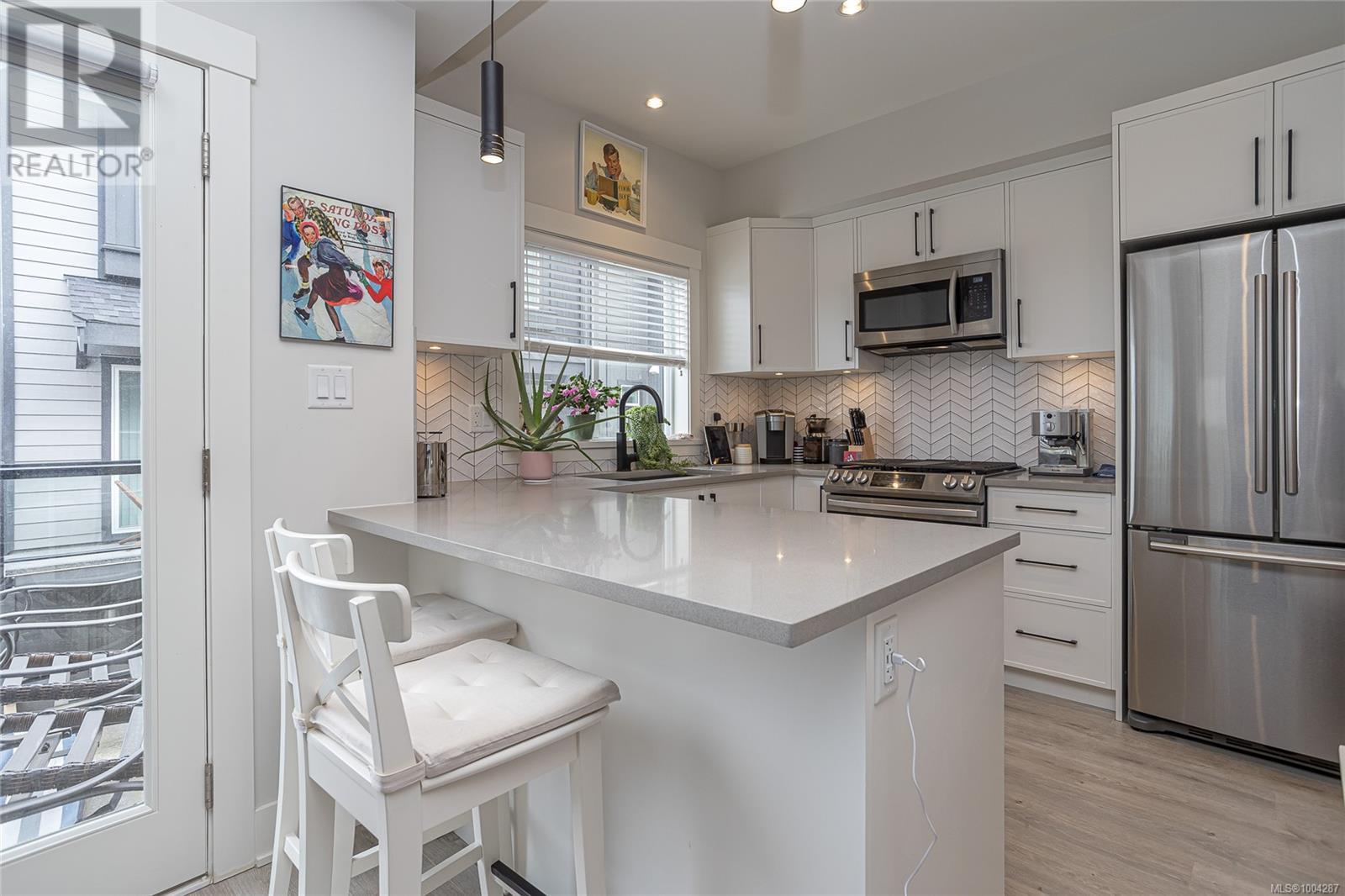  1212 Moonstone Loop, Langford