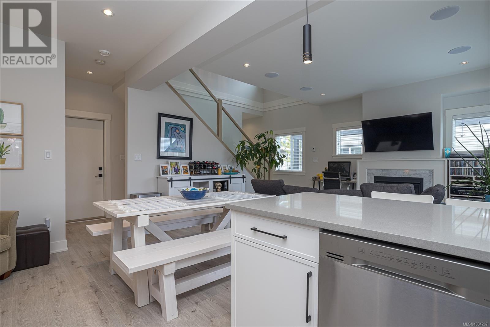  1212 Moonstone Loop, Langford