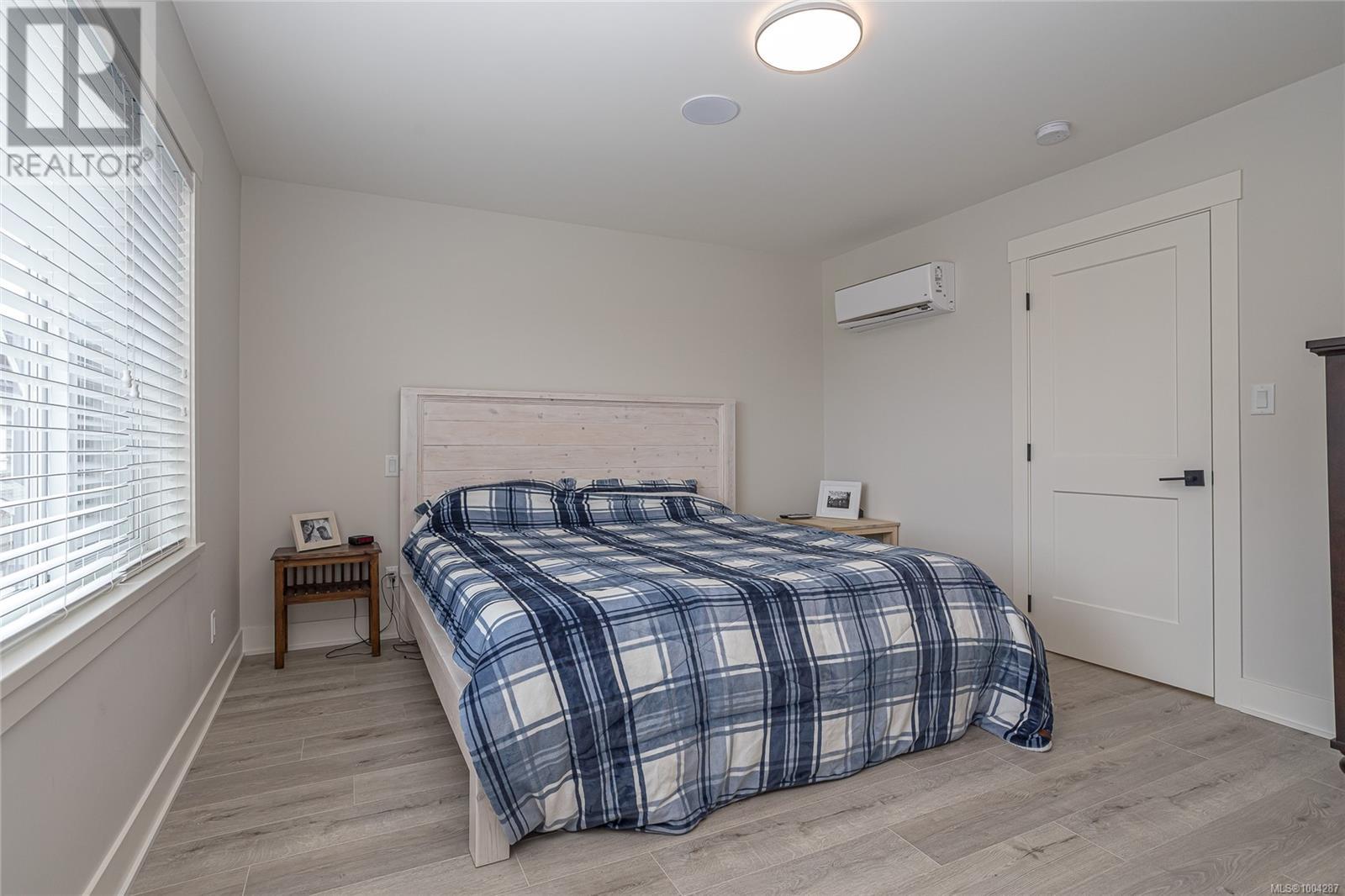  1212 Moonstone Loop, Langford