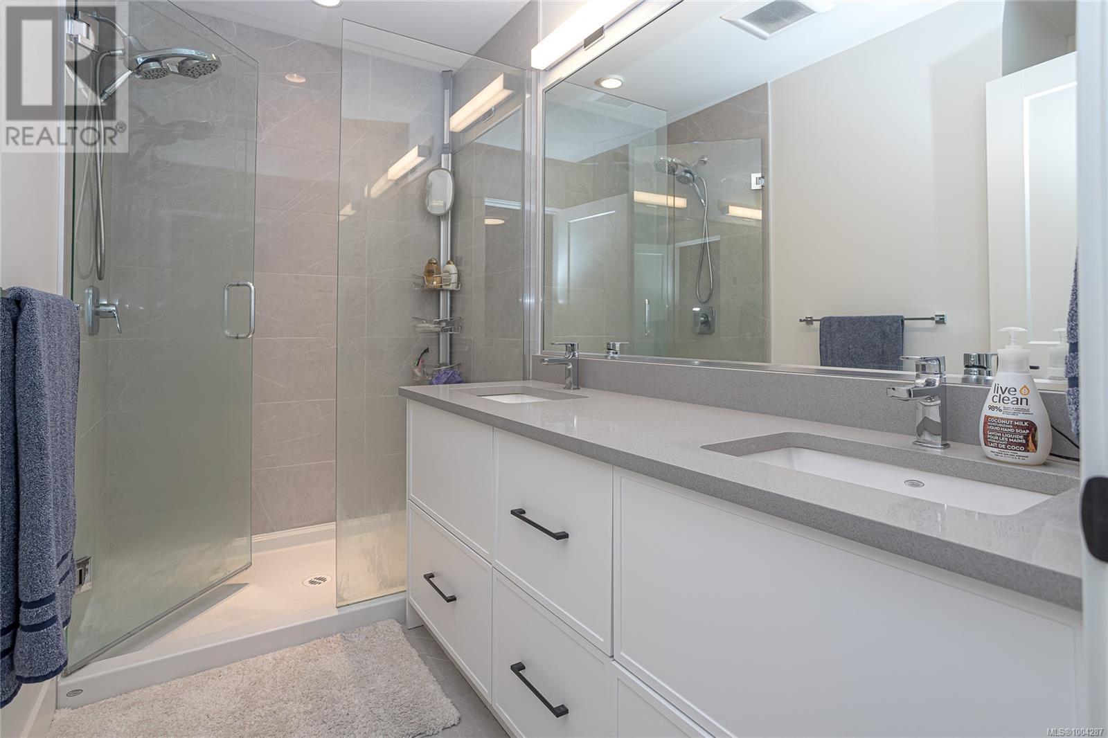  1212 Moonstone Loop, Langford