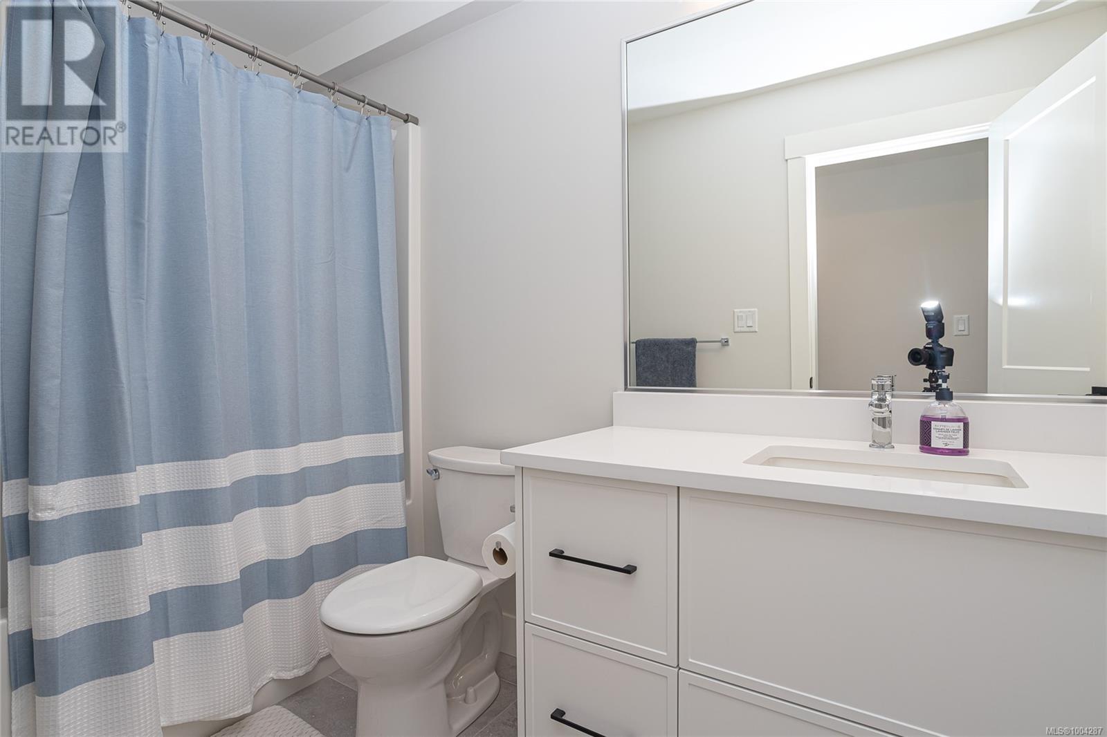  1212 Moonstone Loop, Langford