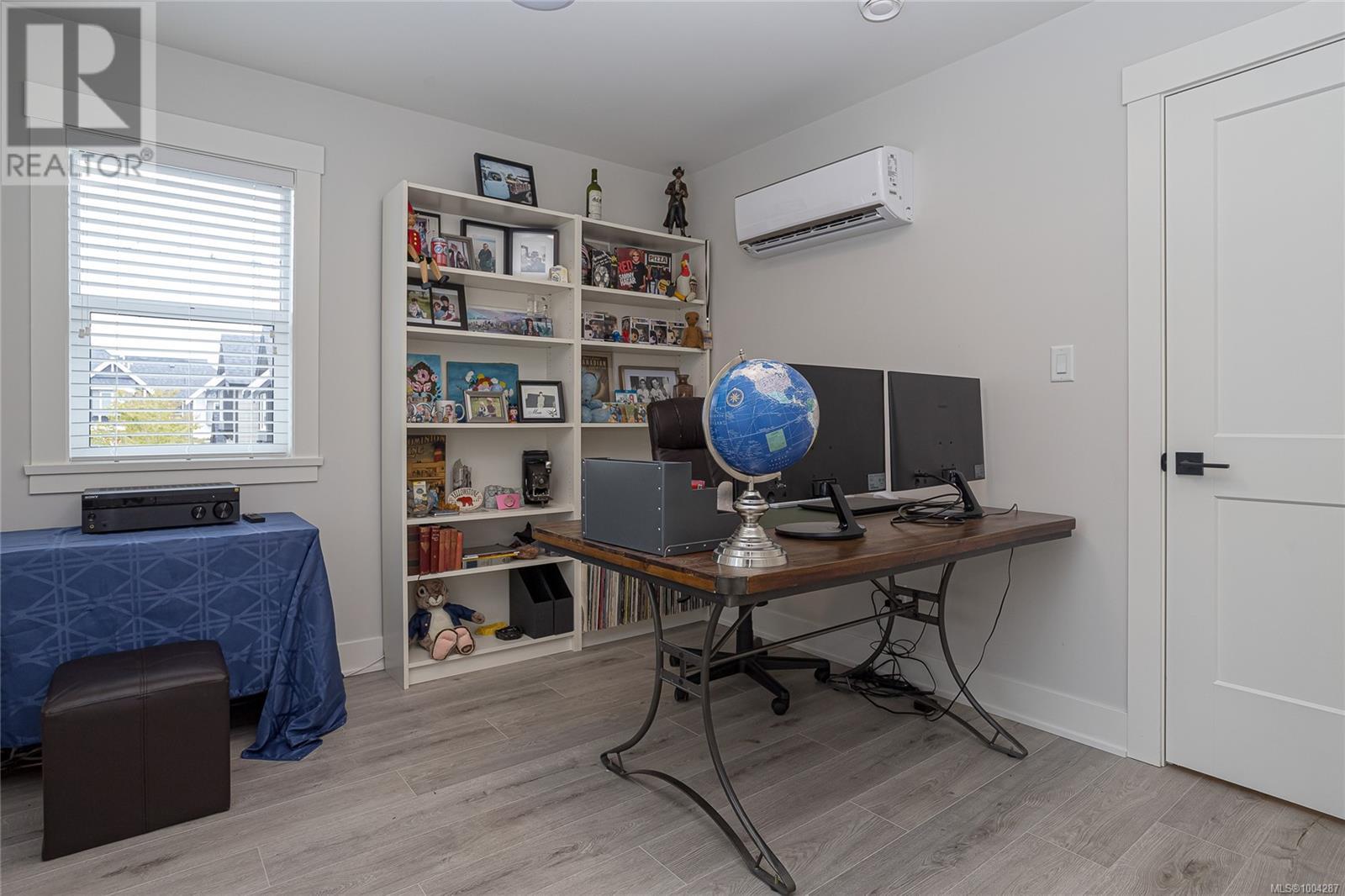  1212 Moonstone Loop, Langford
