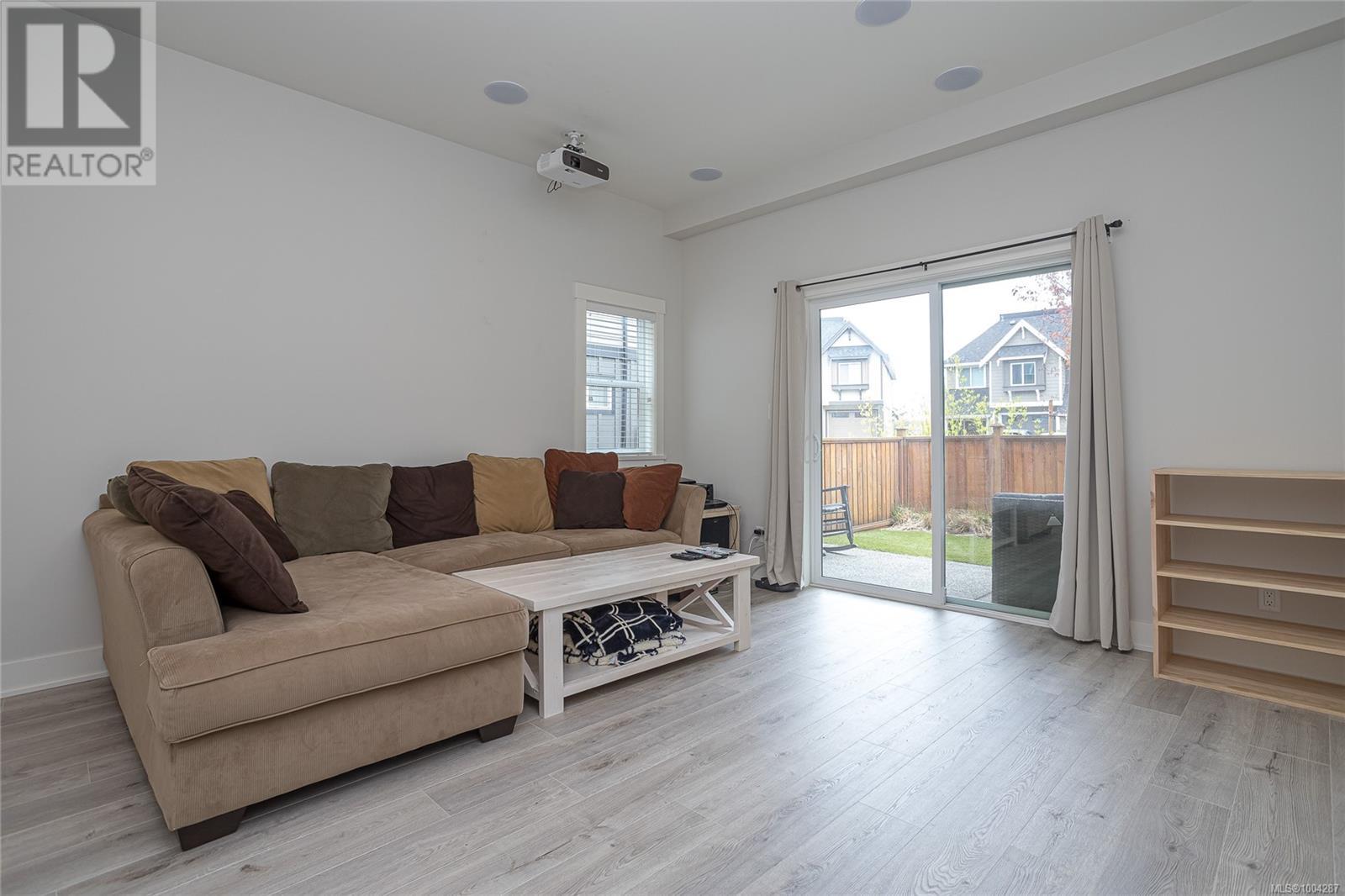  1212 Moonstone Loop, Langford