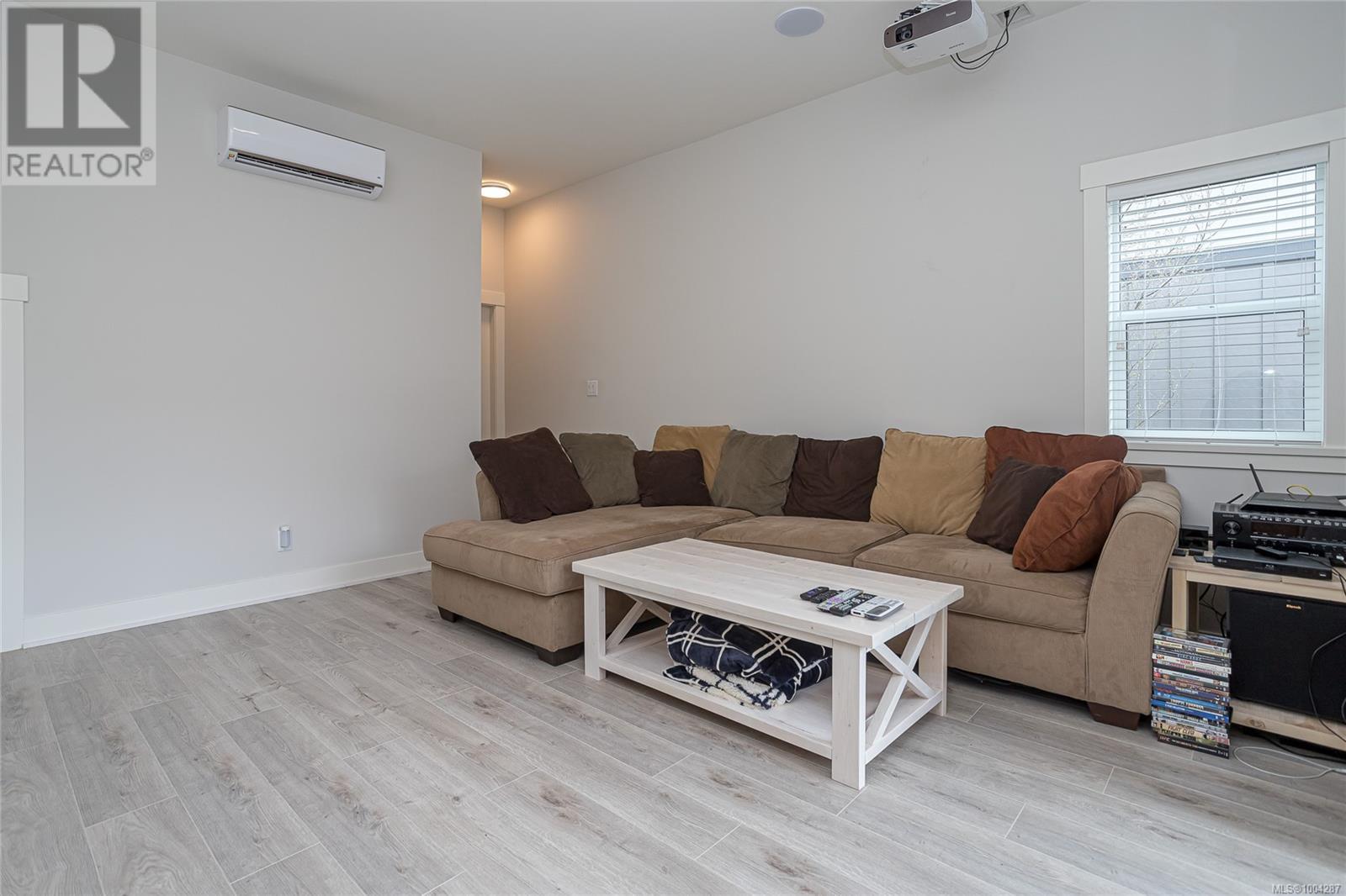  1212 Moonstone Loop, Langford