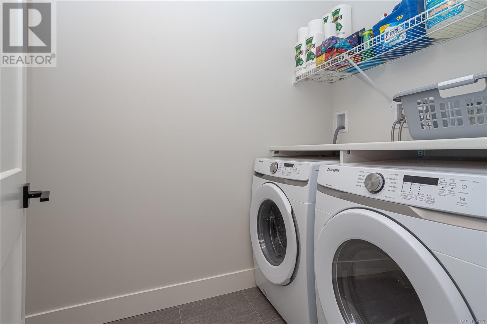  1212 Moonstone Loop, Langford
