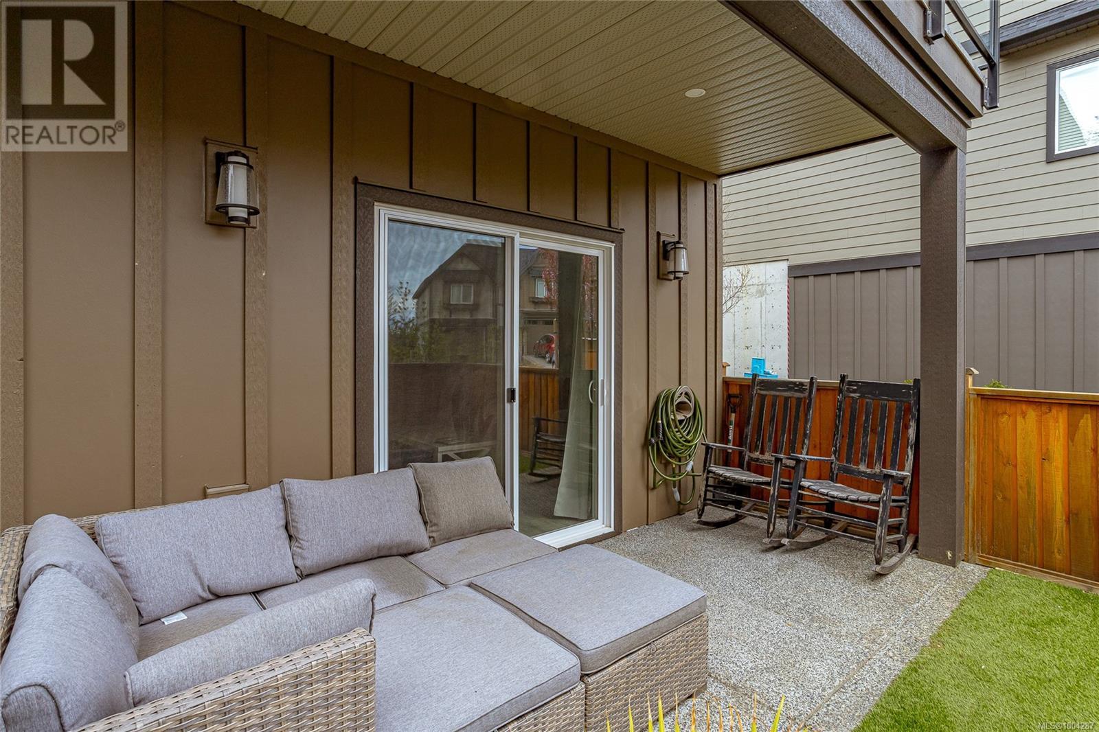  1212 Moonstone Loop, Langford