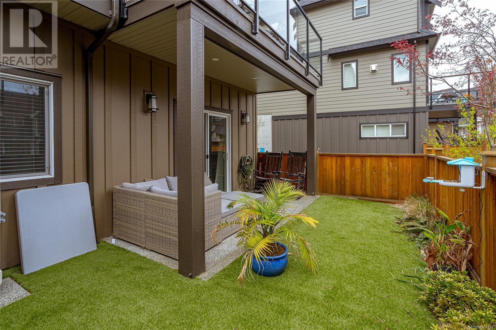  1212 Moonstone Loop, Langford