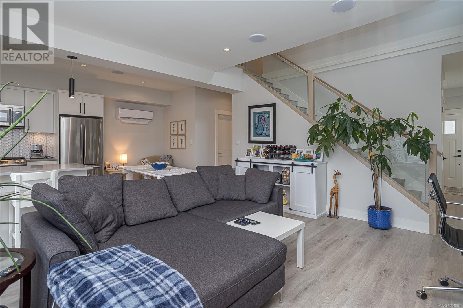  1212 Moonstone Loop, Langford