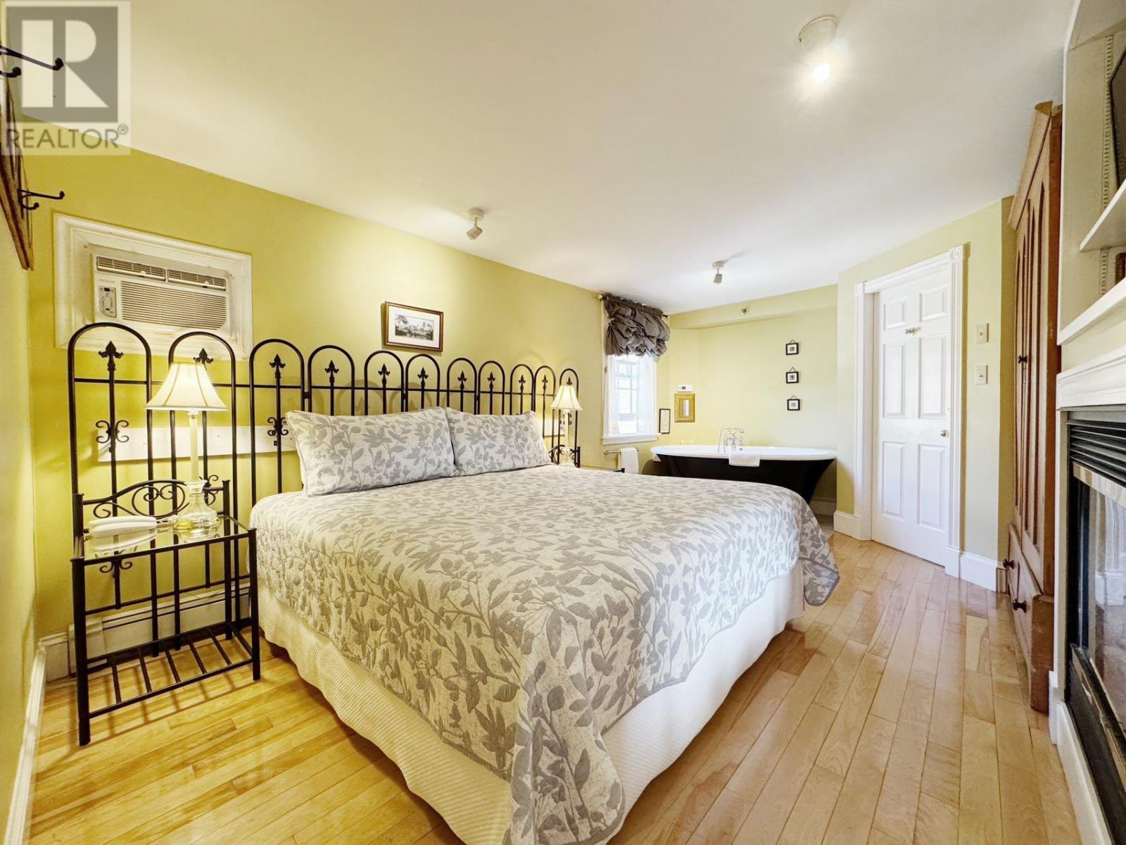 Photo 16 of 49 51 Fitzroy Street, Charlottetown PE
