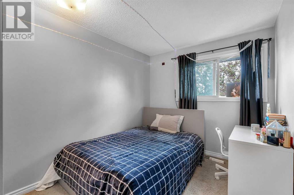 Single Family House for Sale in    Street NW Thorncliffe Calgary 