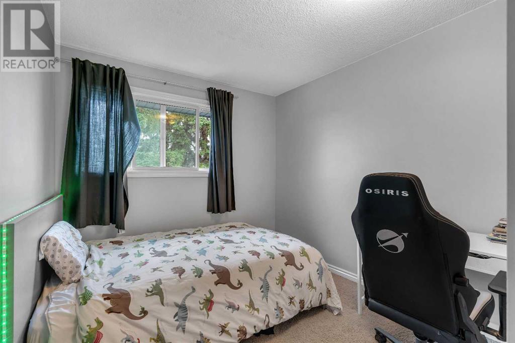 Single Family House for Sale in    Street NW Thorncliffe Calgary 