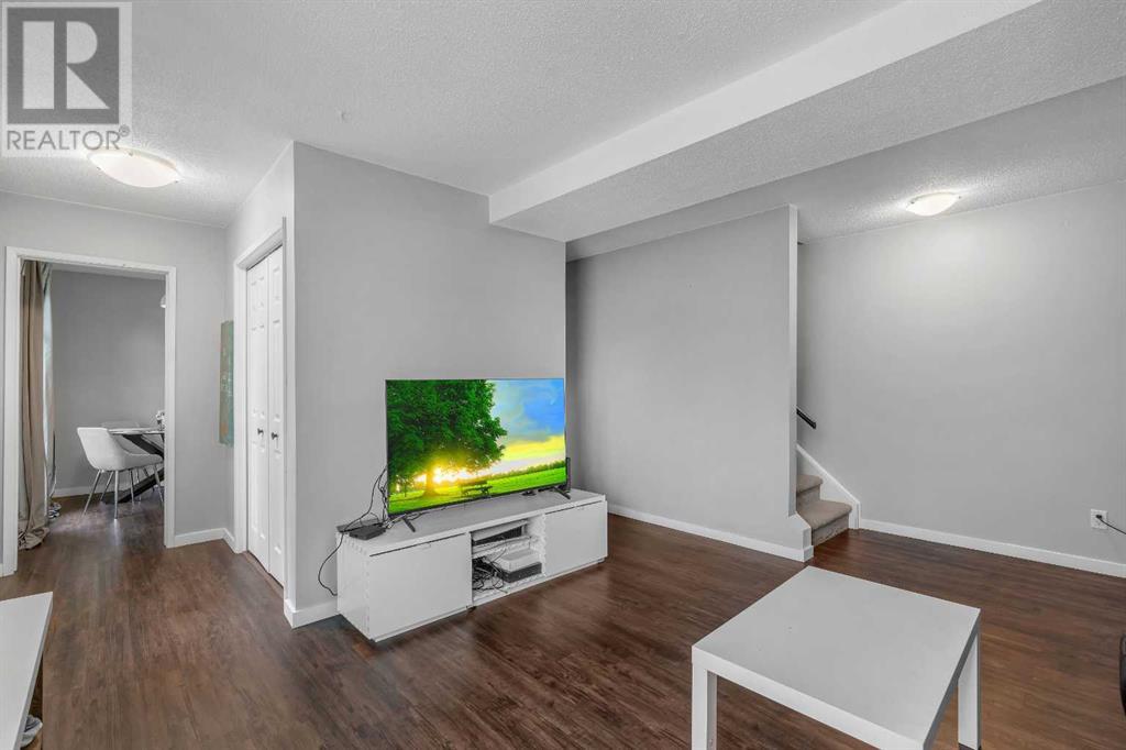 Single Family House for Sale in    Street NW Thorncliffe Calgary 