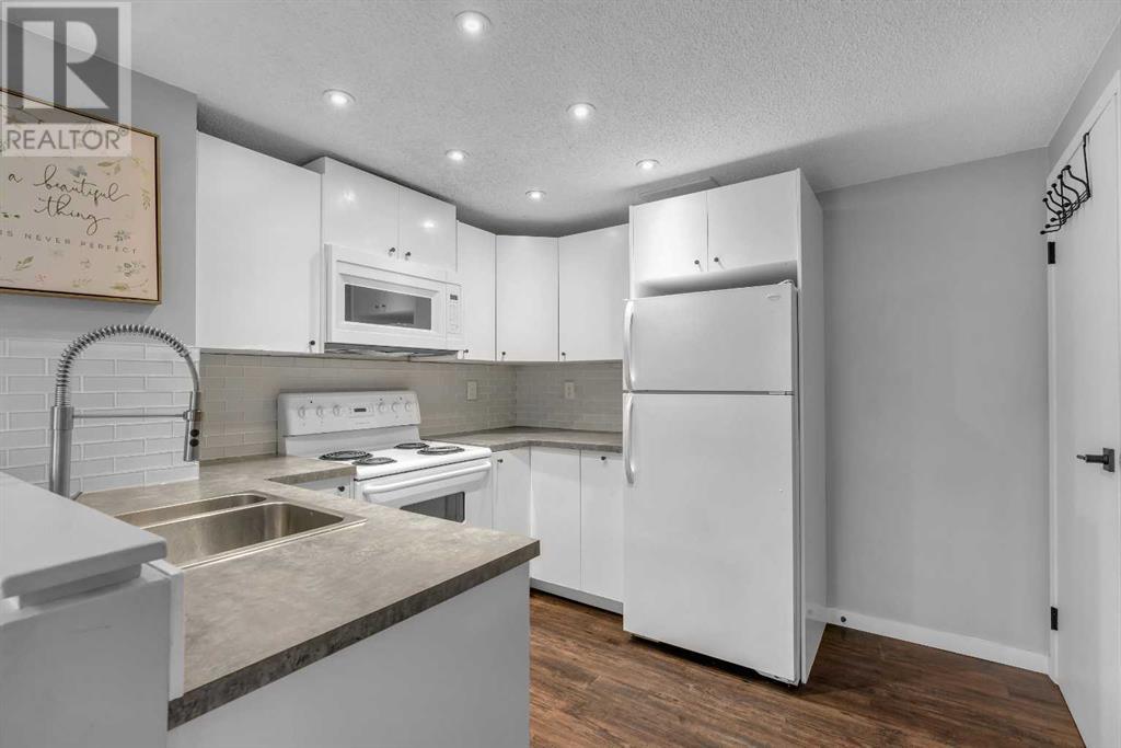 Single Family House for Sale in    Street NW Thorncliffe Calgary 