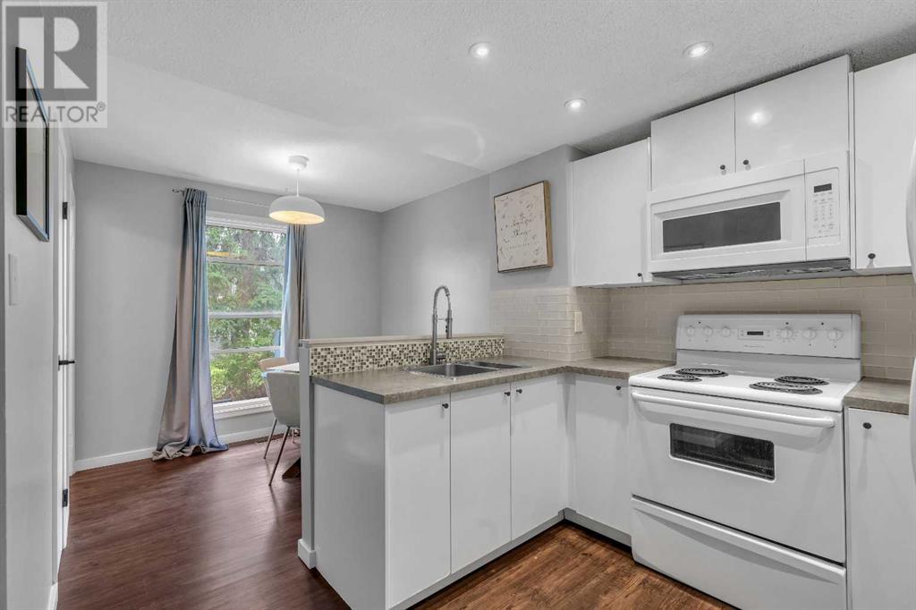 Single Family House for Sale in    Street NW Thorncliffe Calgary 