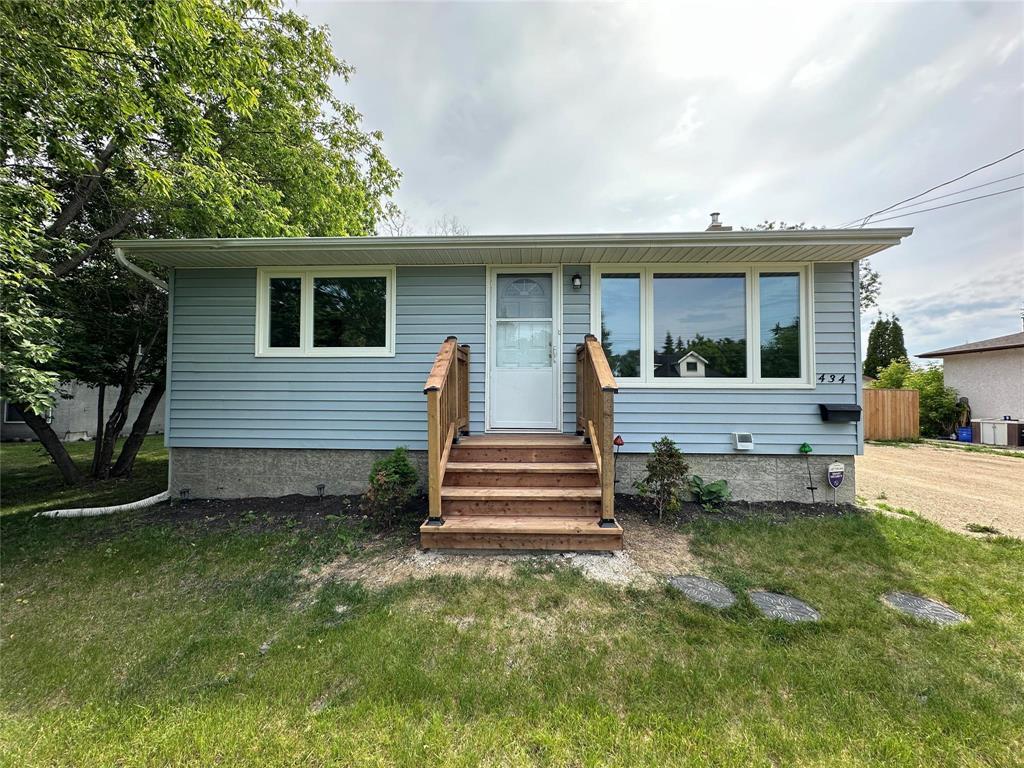 Photo 3 of 434 Dufferin Avenue, Selkirk MB