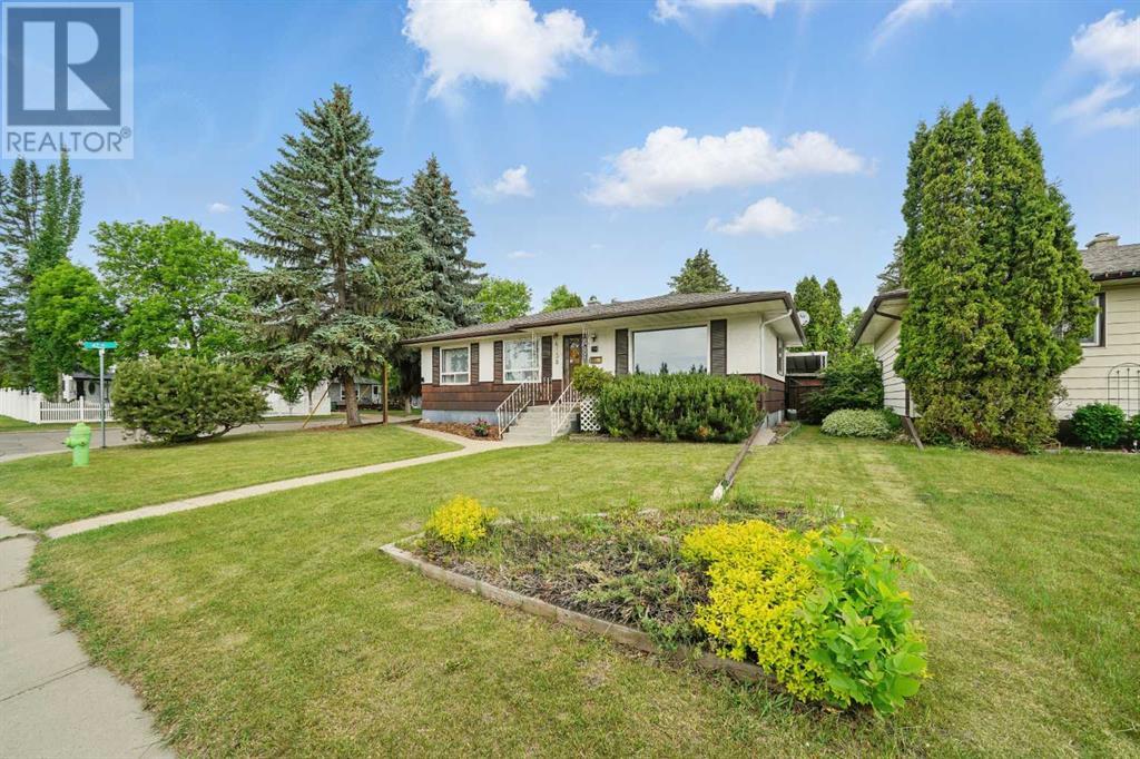Single Family House Bungalow for Sale in   Street Mountview Red Deer 