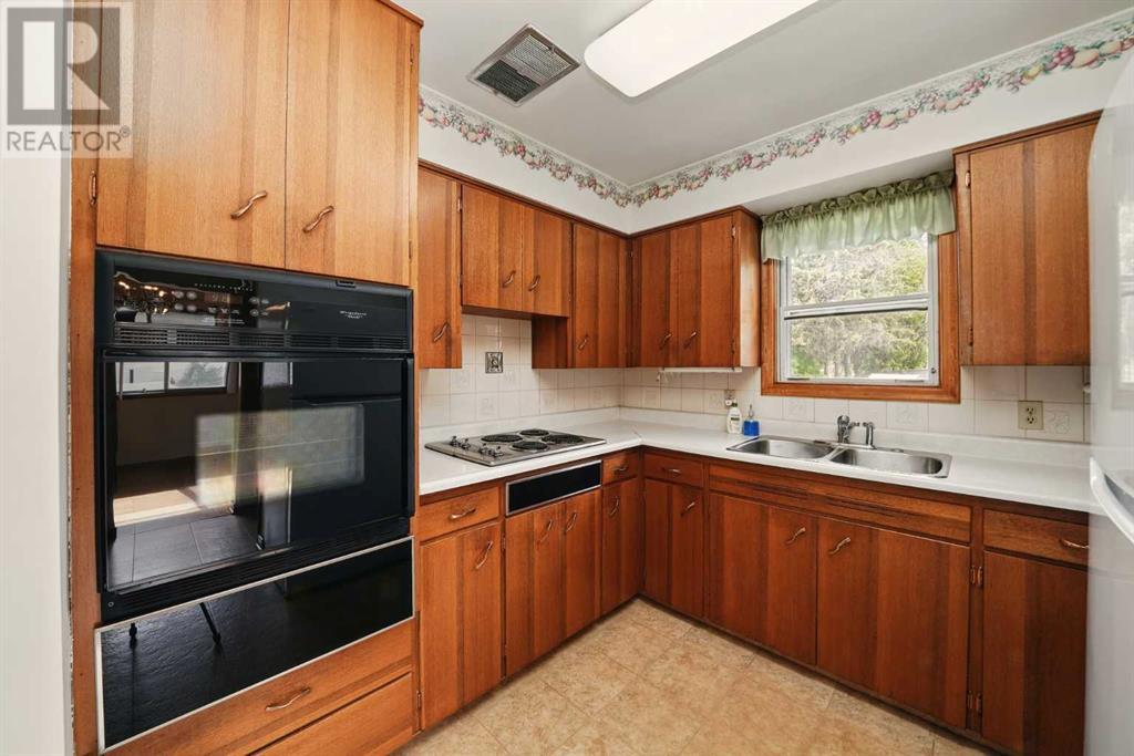 Single Family House Bungalow for Sale in   Street Mountview Red Deer 