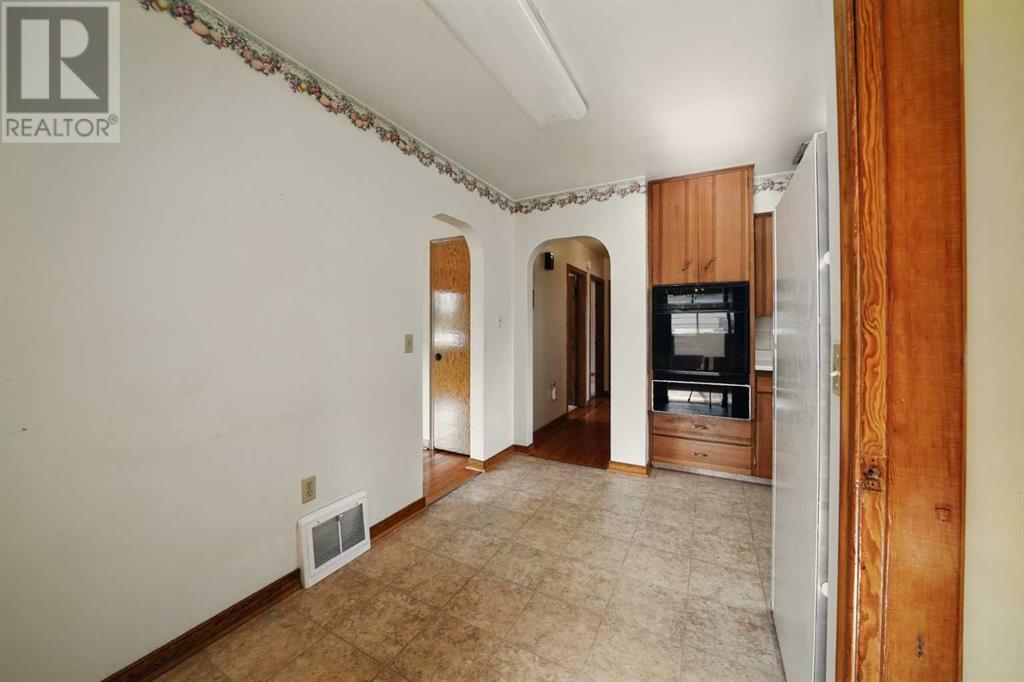 Single Family House Bungalow for Sale in   Street Mountview Red Deer 