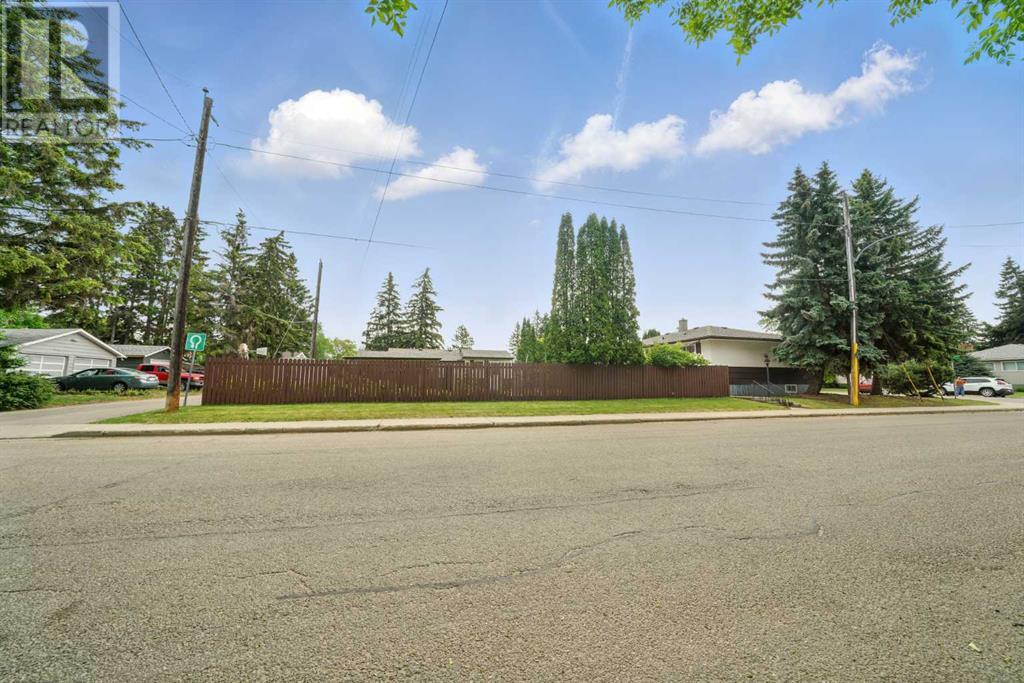 Single Family House Bungalow for Sale in   Street Mountview Red Deer 