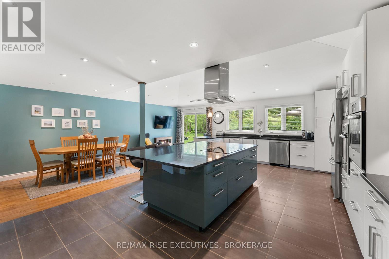 Photo 10 of 115 Fairway Hill Crescent, Kingston ON