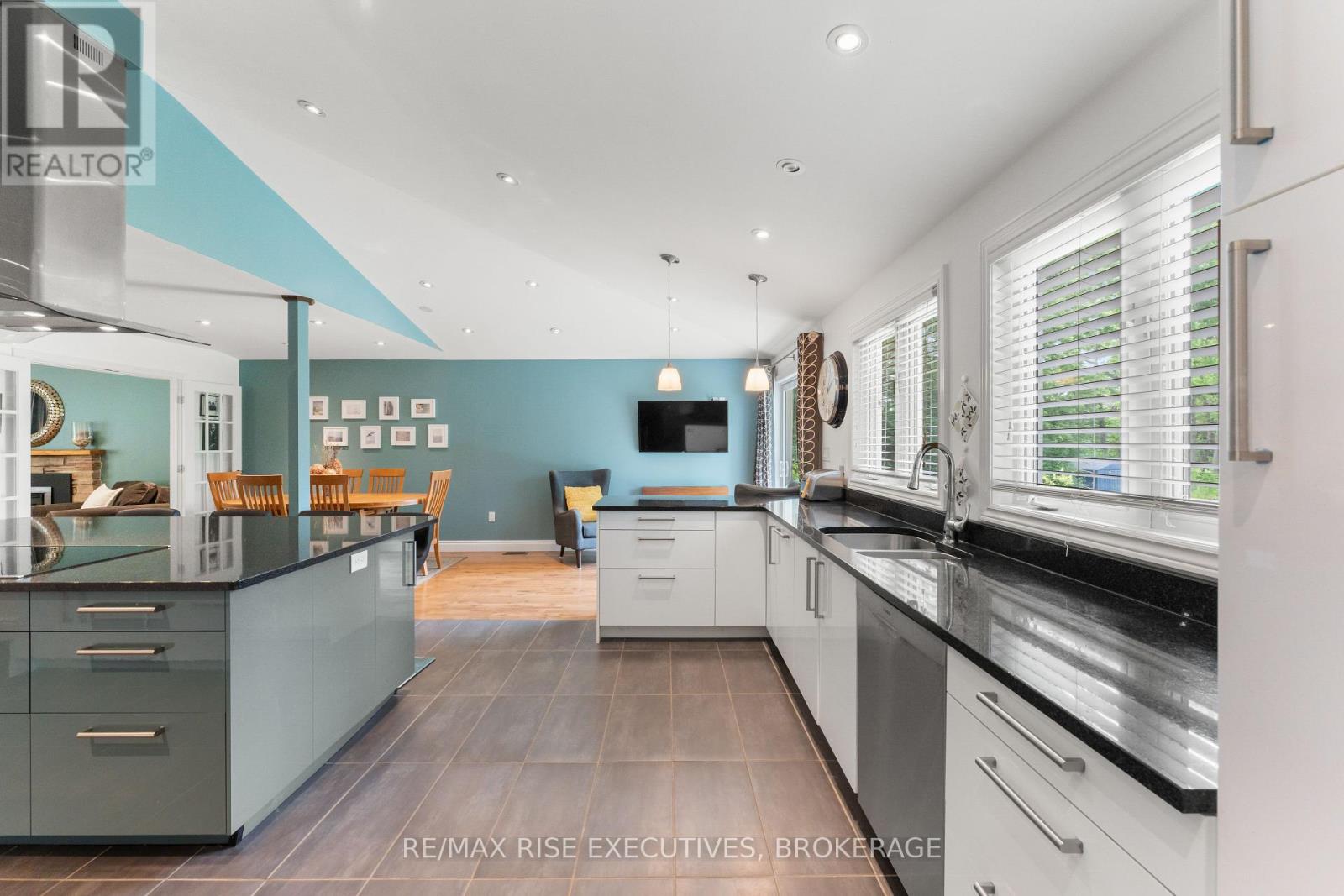 Photo 11 of 115 Fairway Hill Crescent, Kingston ON