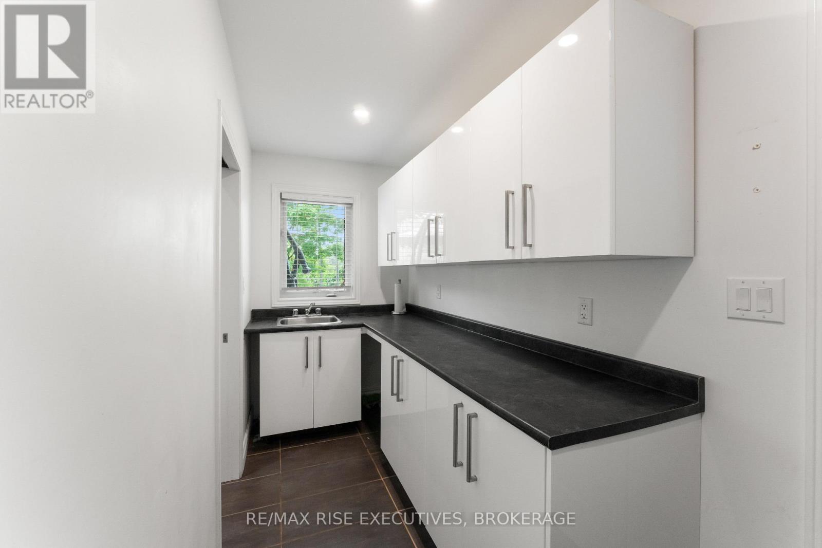Photo 13 of 115 Fairway Hill Crescent, Kingston ON