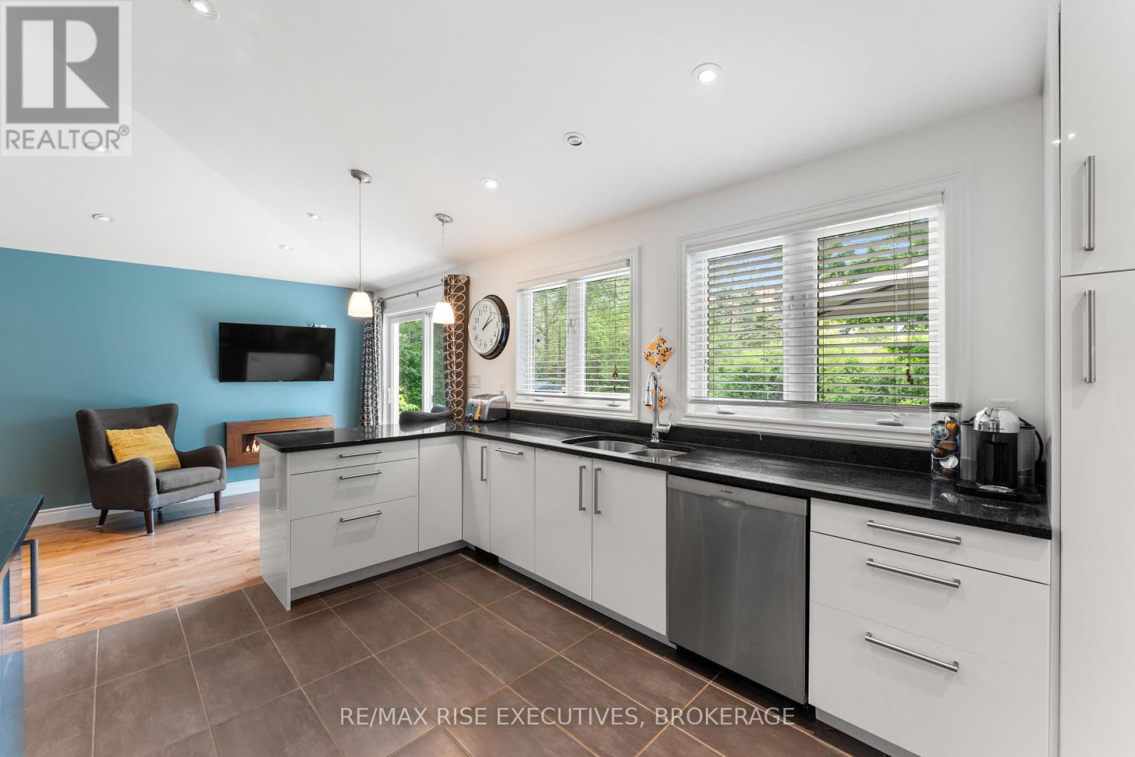 Photo 14 of 115 Fairway Hill Crescent, Kingston ON