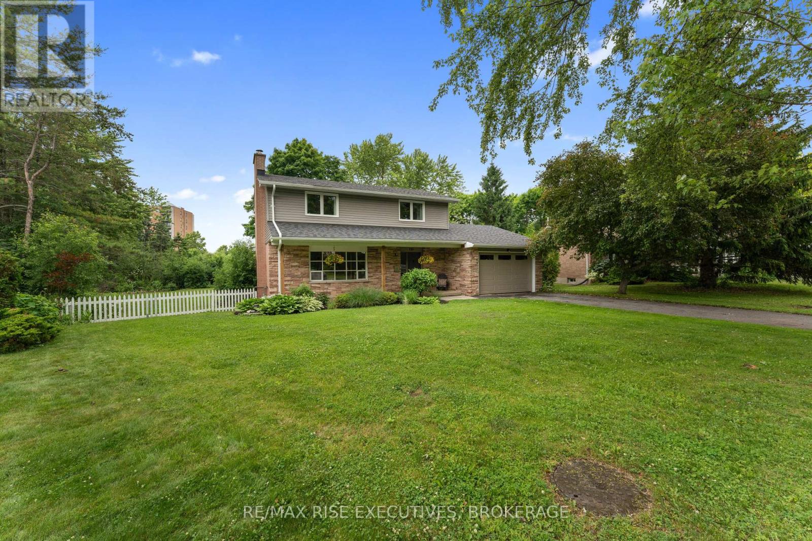 Photo 2 of 115 Fairway Hill Crescent, Kingston ON
