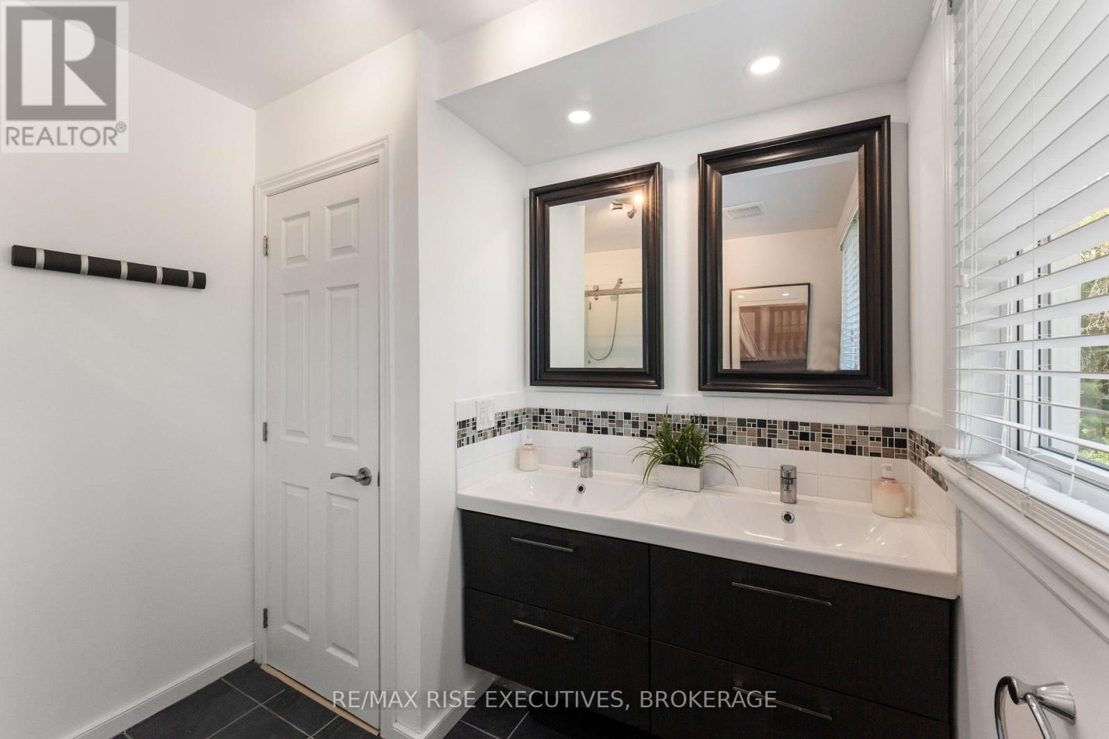 Photo 28 of 115 Fairway Hill Crescent, Kingston ON