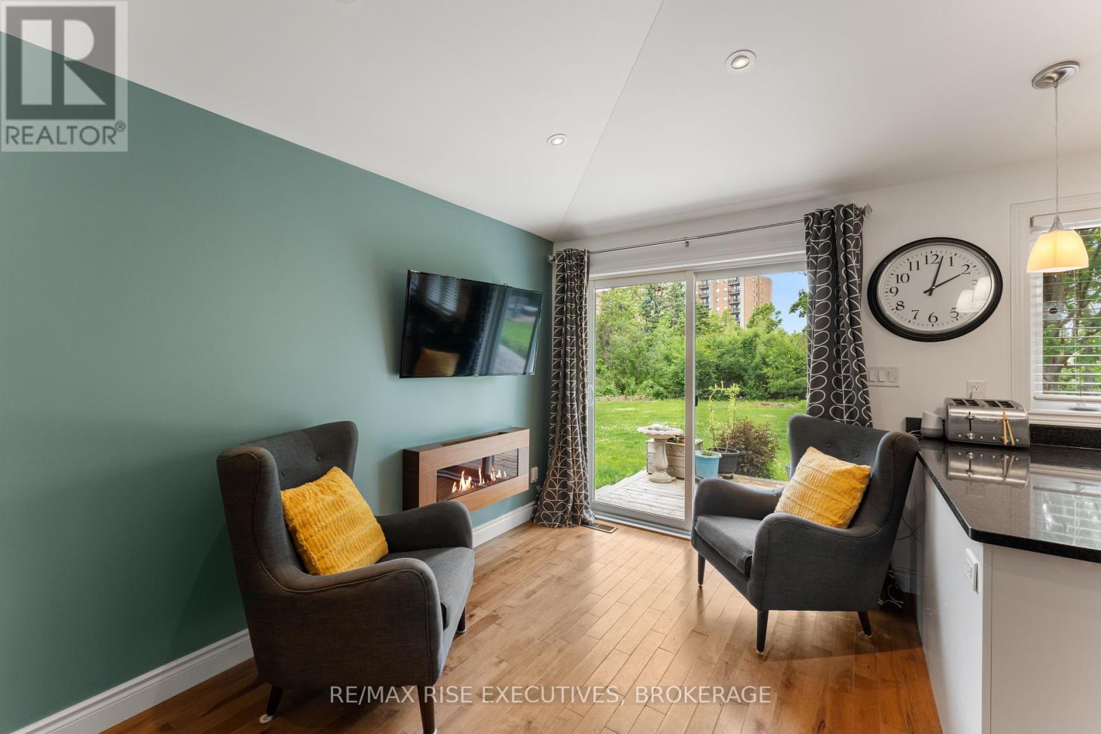 Photo 9 of 115 Fairway Hill Crescent, Kingston ON