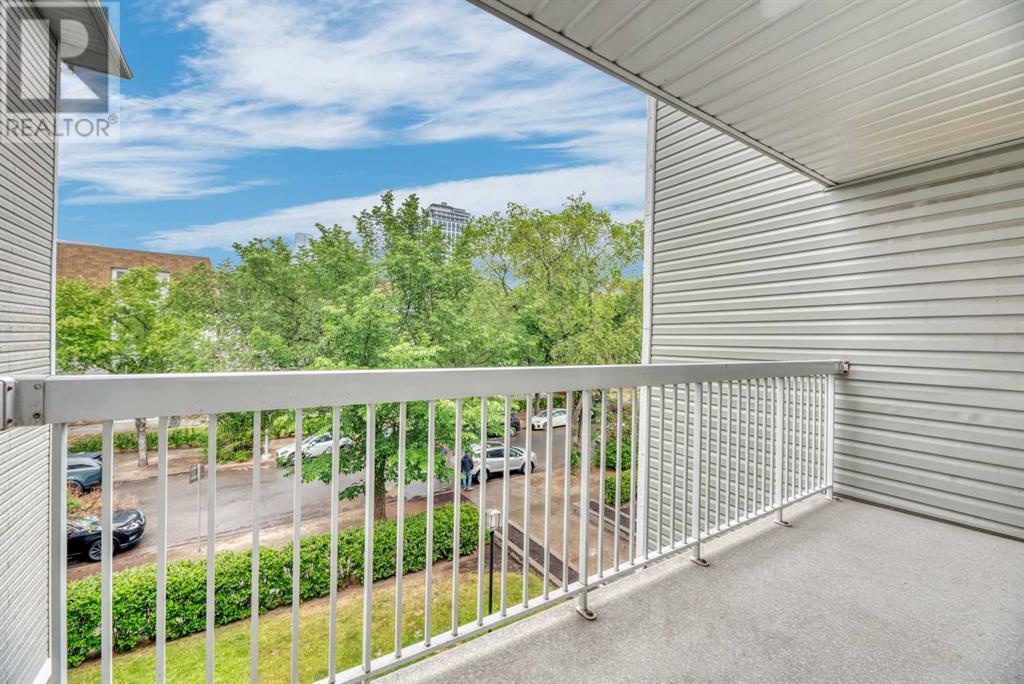 Single Family House for Sale in    Avenue SW Cliff Bungalow Calgary 