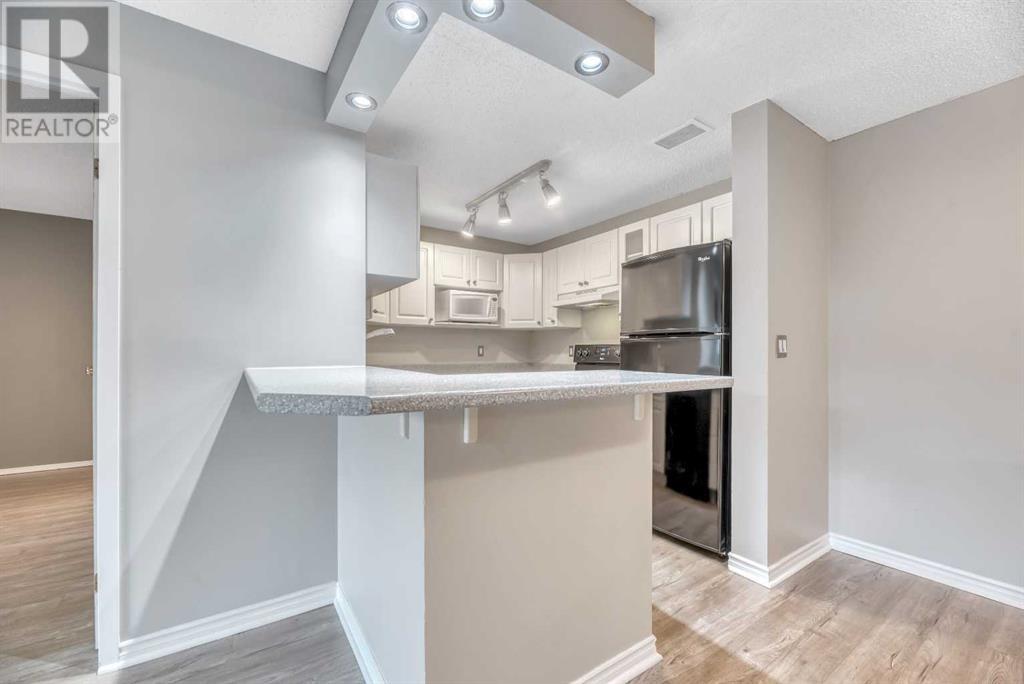 Single Family House for Sale in    Avenue SW Cliff Bungalow Calgary 