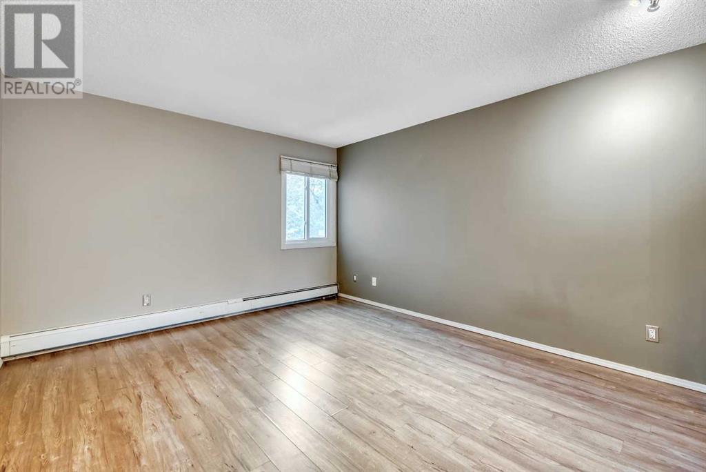 Single Family House for Sale in    Avenue SW Cliff Bungalow Calgary 