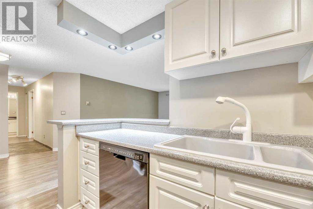 Single Family House for Sale in    Avenue SW Cliff Bungalow Calgary 