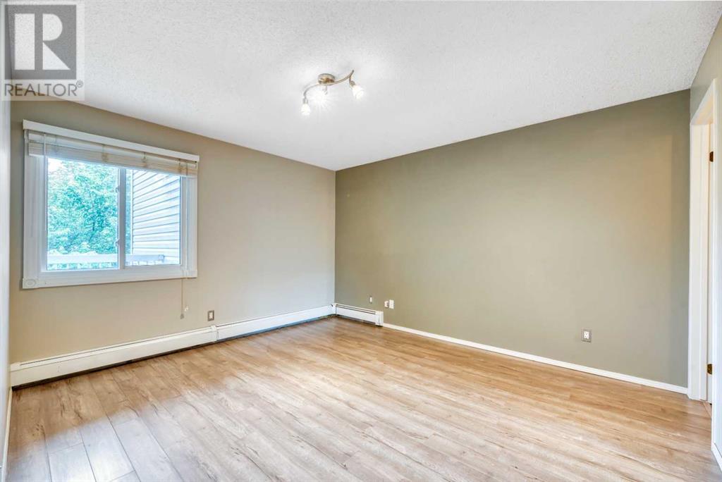 Single Family House for Sale in    Avenue SW Cliff Bungalow Calgary 